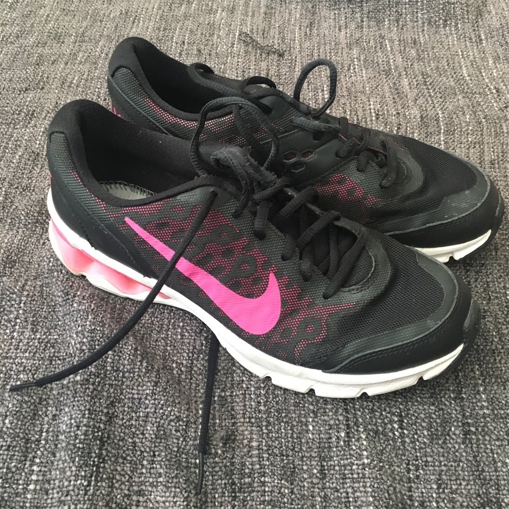 Nike tennis shoes